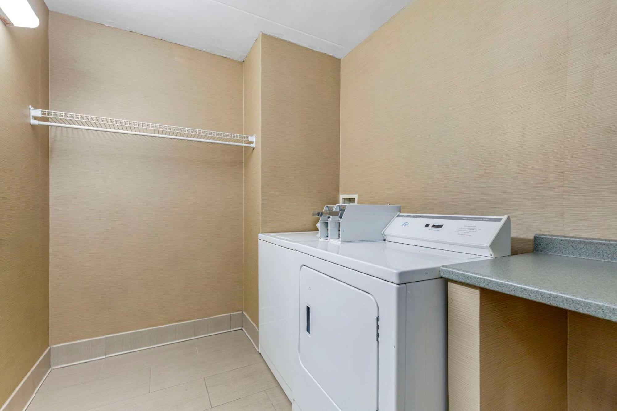 Comfort Inn Herndon-Reston Esterno foto